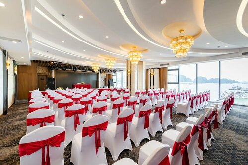Гостиница Muong Thanh Grand Bai Chay Hotel в Халонге