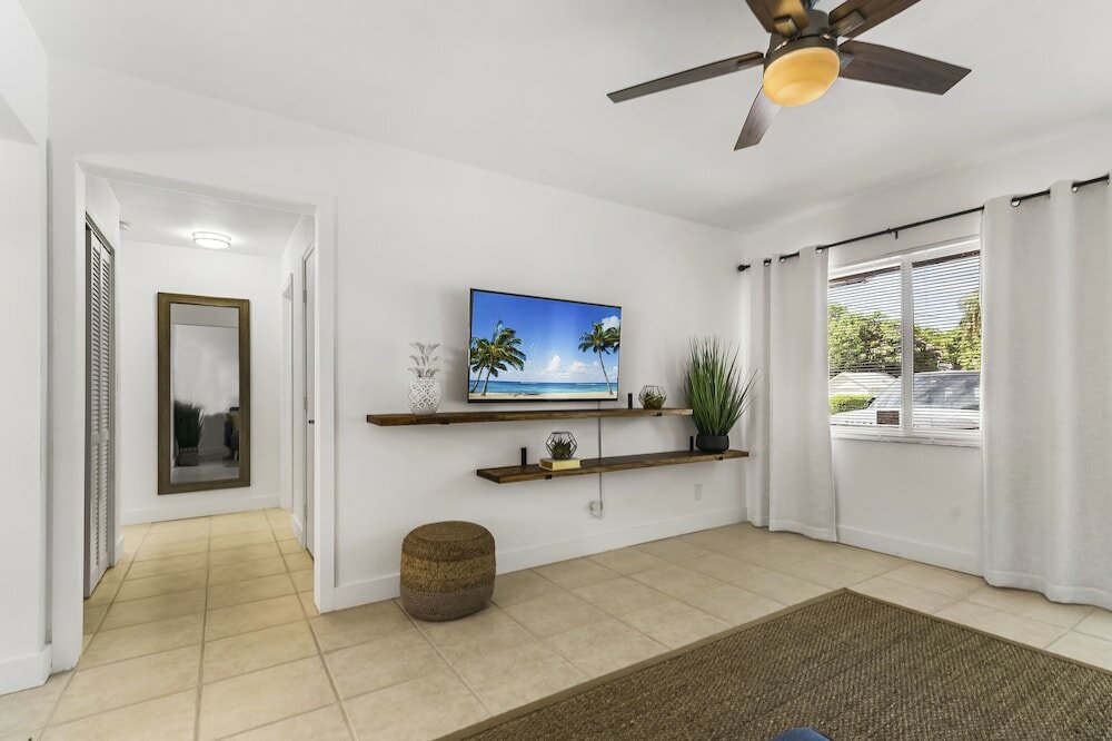 Фото Alani Bay Premium Condos