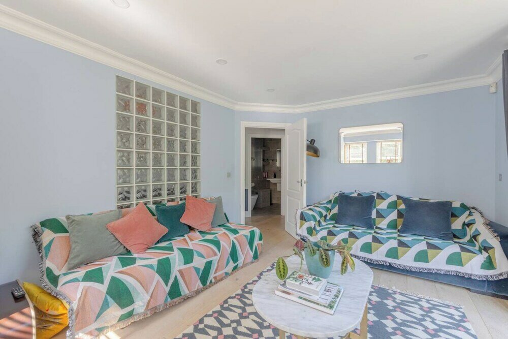 Фото Beautiful & Modern 3bd House- Kennington!