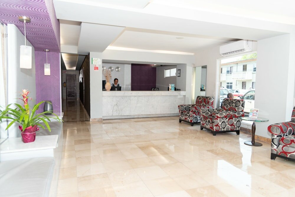 Фото Impala Hotel in front of the Ado