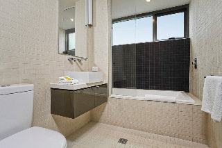 Фото Quattro On Astor Apartments