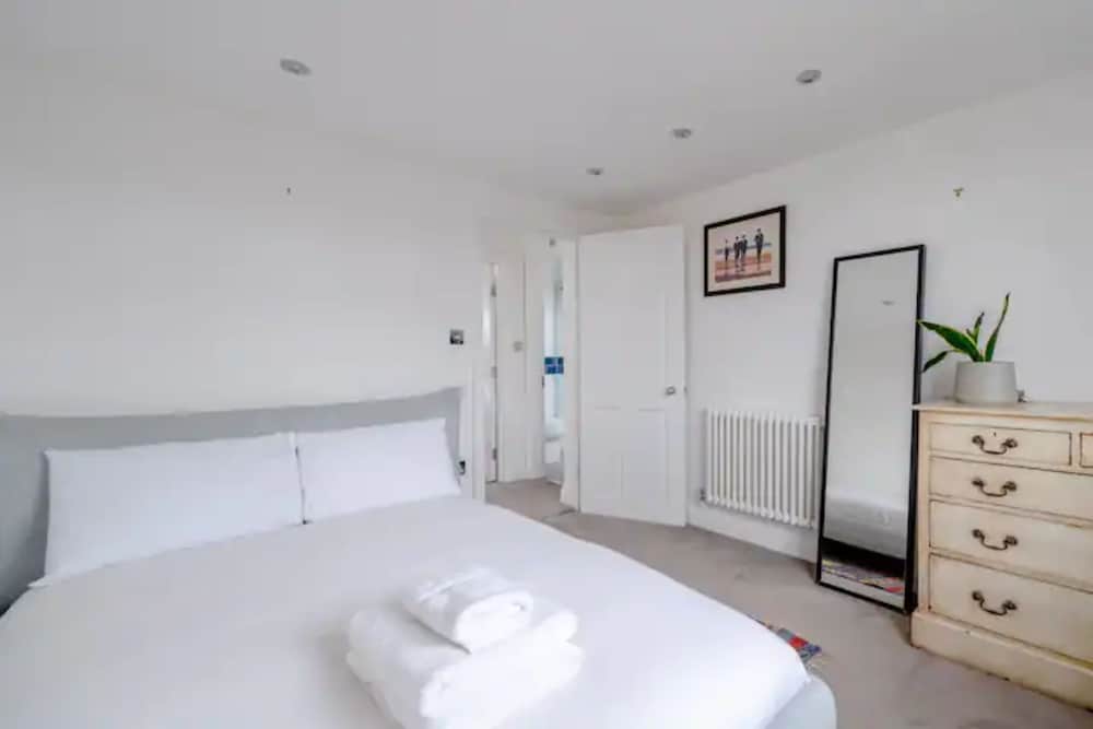 Фото Charming 4bd House With Private Garden - Tooting