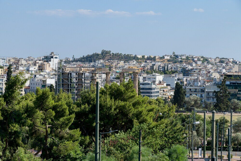 Фото Lush Sapphire apt in the heart of Athens