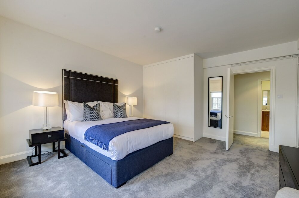 Фото Pelham Court Apartments