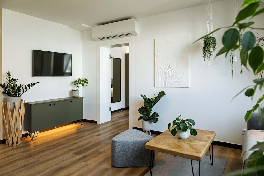 Фото Urban Jungle Apartments