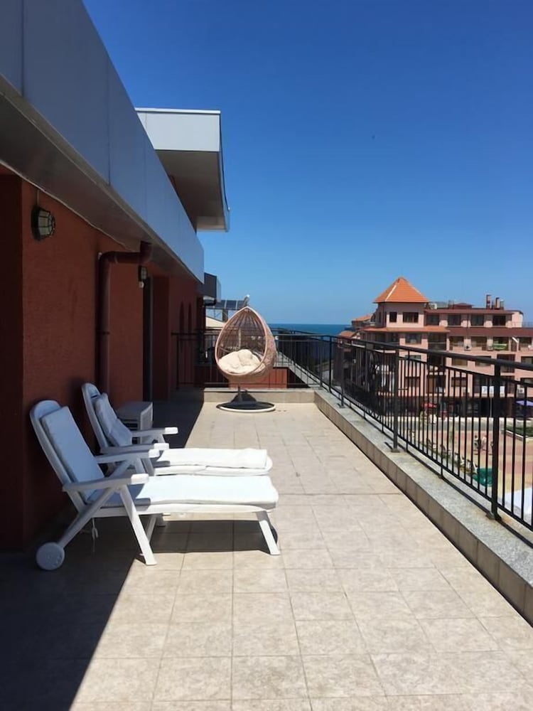 Фото Red Hotel Lozenetz