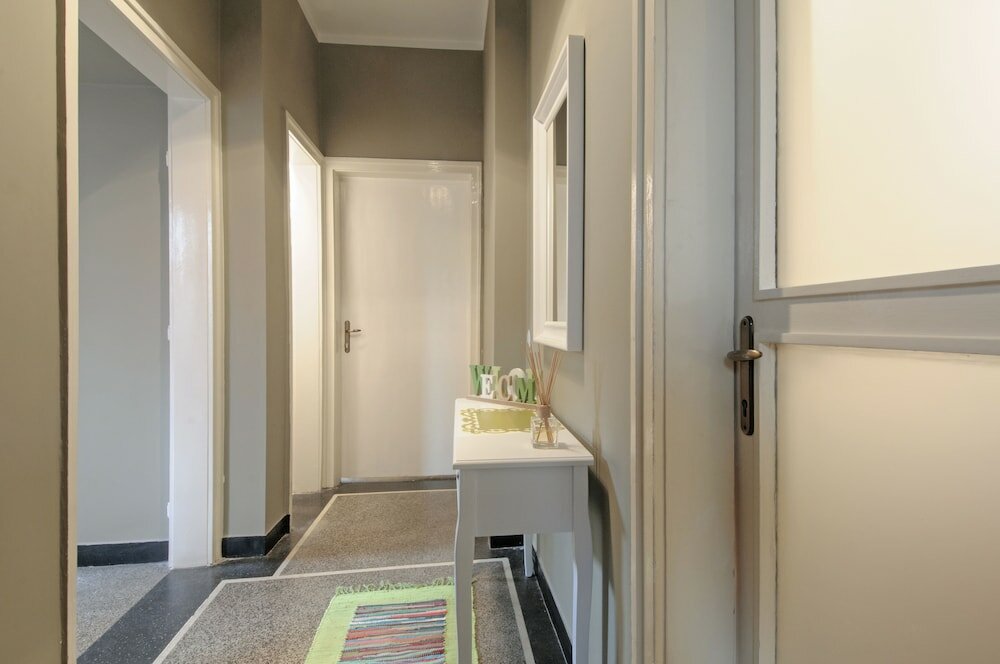 Фото 3 Bdr Top Center Artistic Apartment - 115 m2