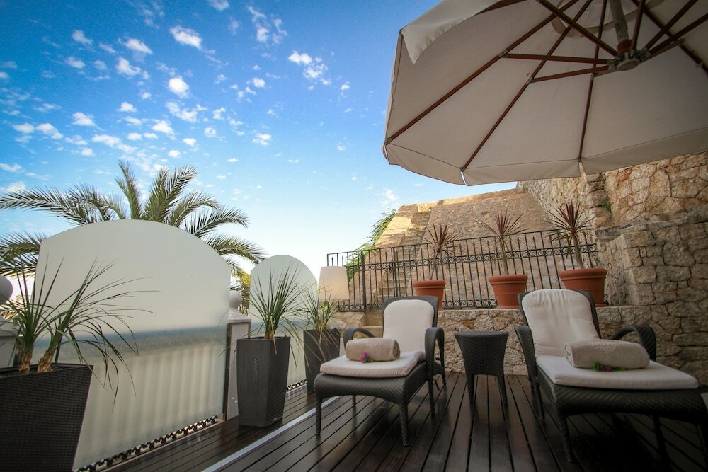 Фото Mirador de Dalt Vila – Relais & Chateaux