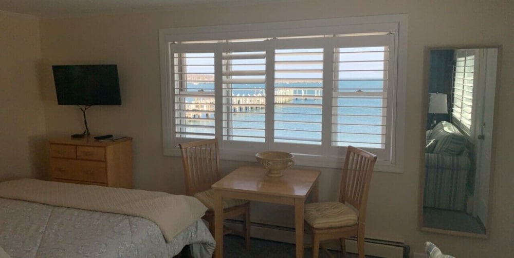 Фото Vineyard Harbor Motel