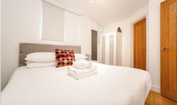 Фото My Serviced Space - Battersea 1a