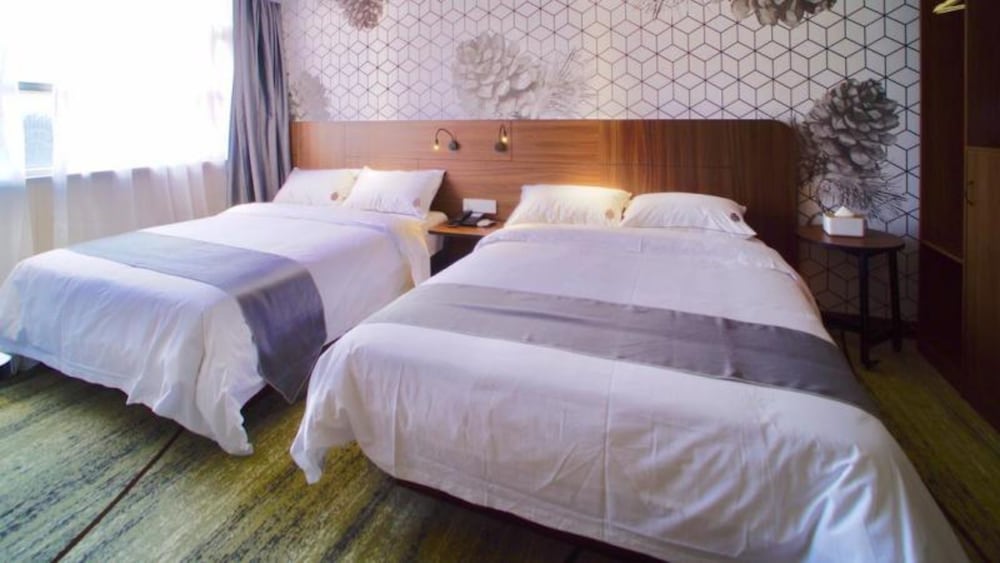 Фото Guangzhou Pinecone & Huayi Select Hotel