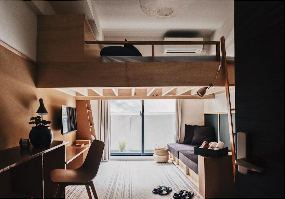 Фото Earthmans Osaka-Jo