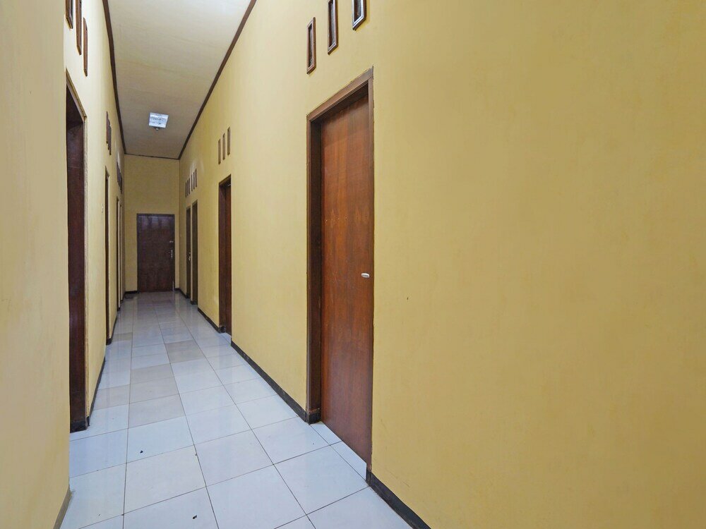 Фото Spot On 91869 Insan Mulia Kost Syariah