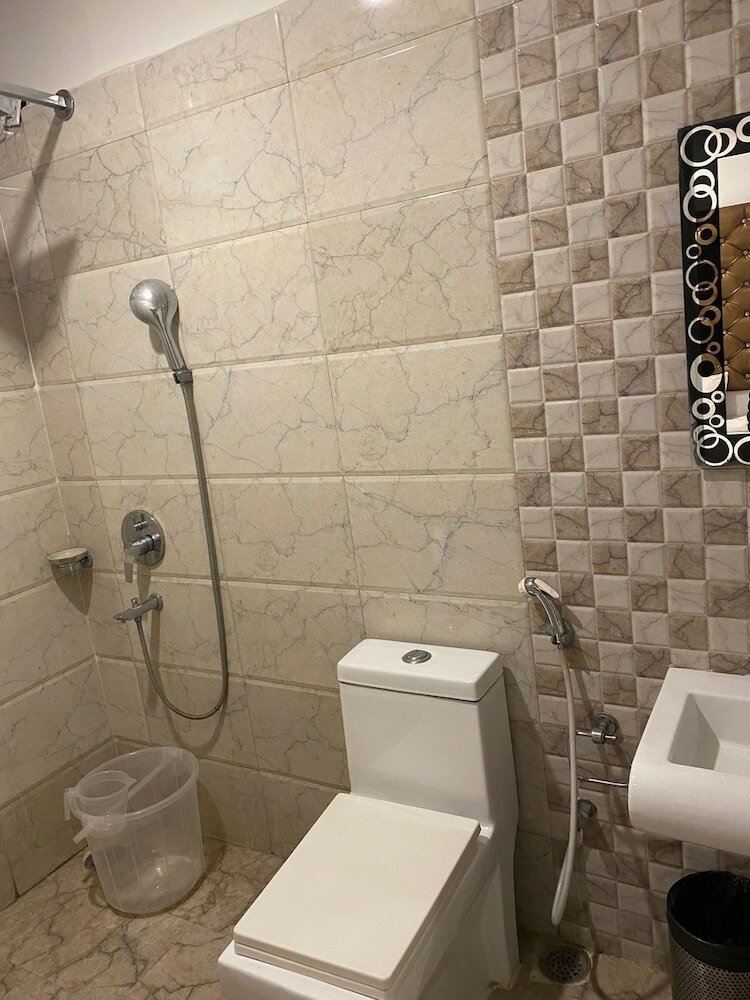 Фото Milestone Hotel and Resort