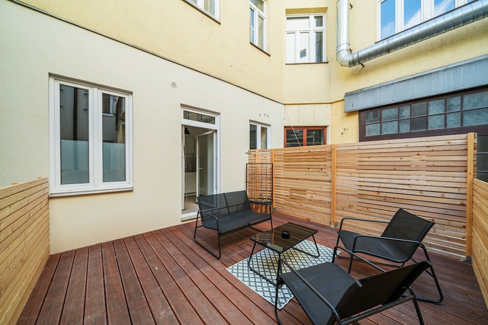 Фото The 15s Apartments