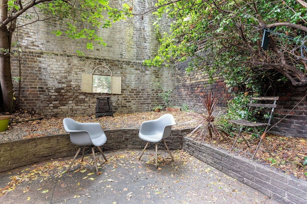 Фото Quaint Fulham Retreat: Cozy 1-bedroom Pied-à-terre