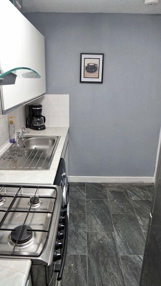 Фото North London Apartment - Edmonton