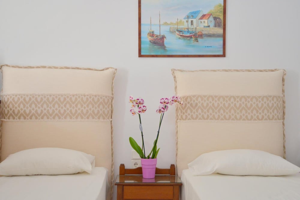 Фото Giannis Hotel Apartments