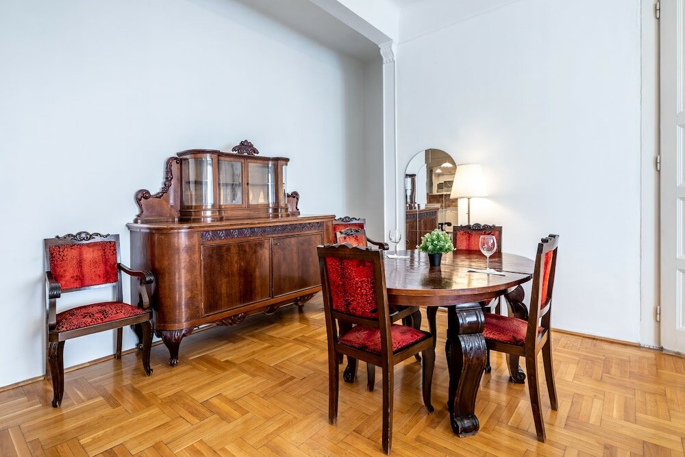 Фото Huge Apartment in the city center