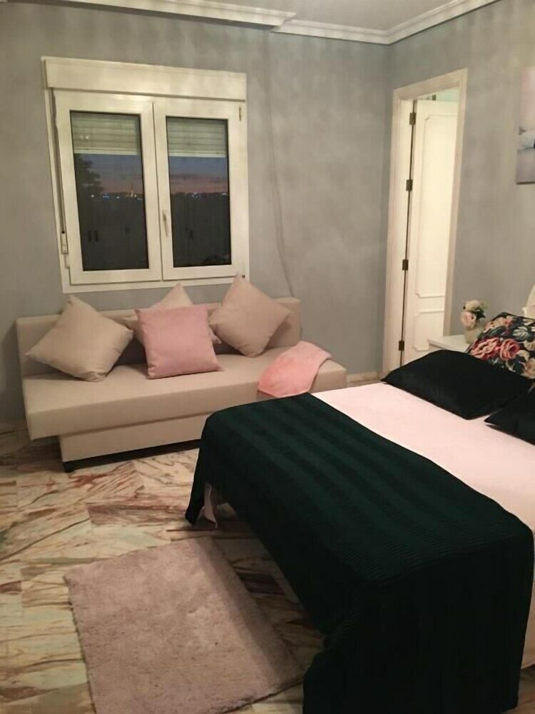 Фото Wish-Suite San Jacinto de Sevilla Apartment