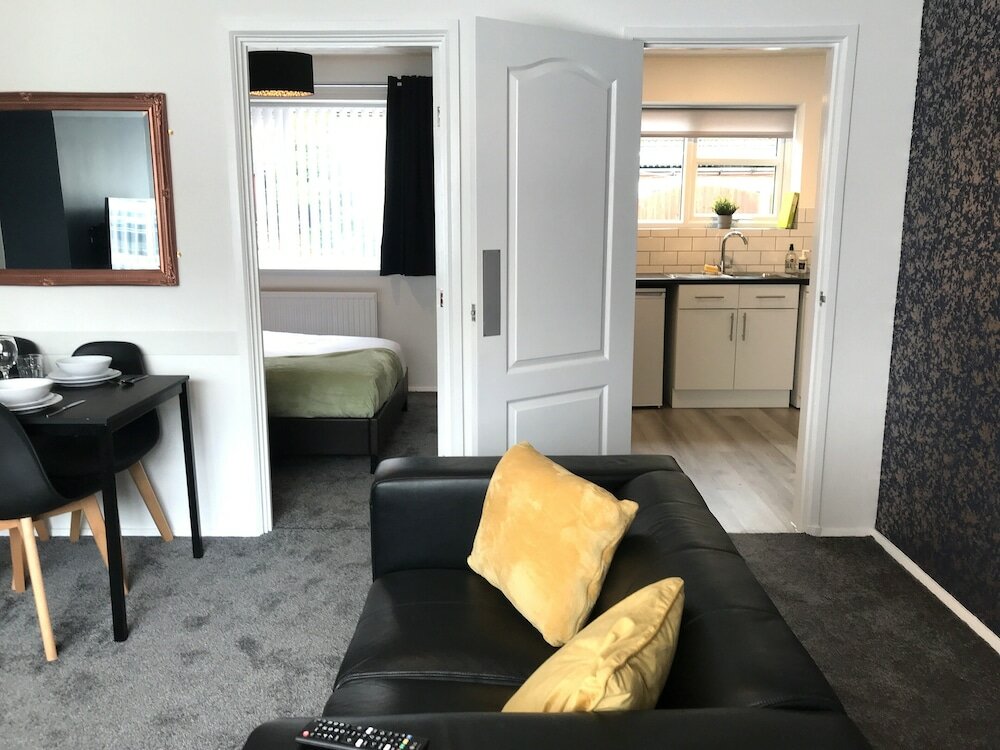 Фото Modern 3-bed House With Parking Bamber Bridge, Preston