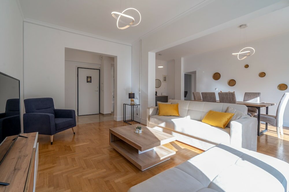 Фото The Urban King Apartment