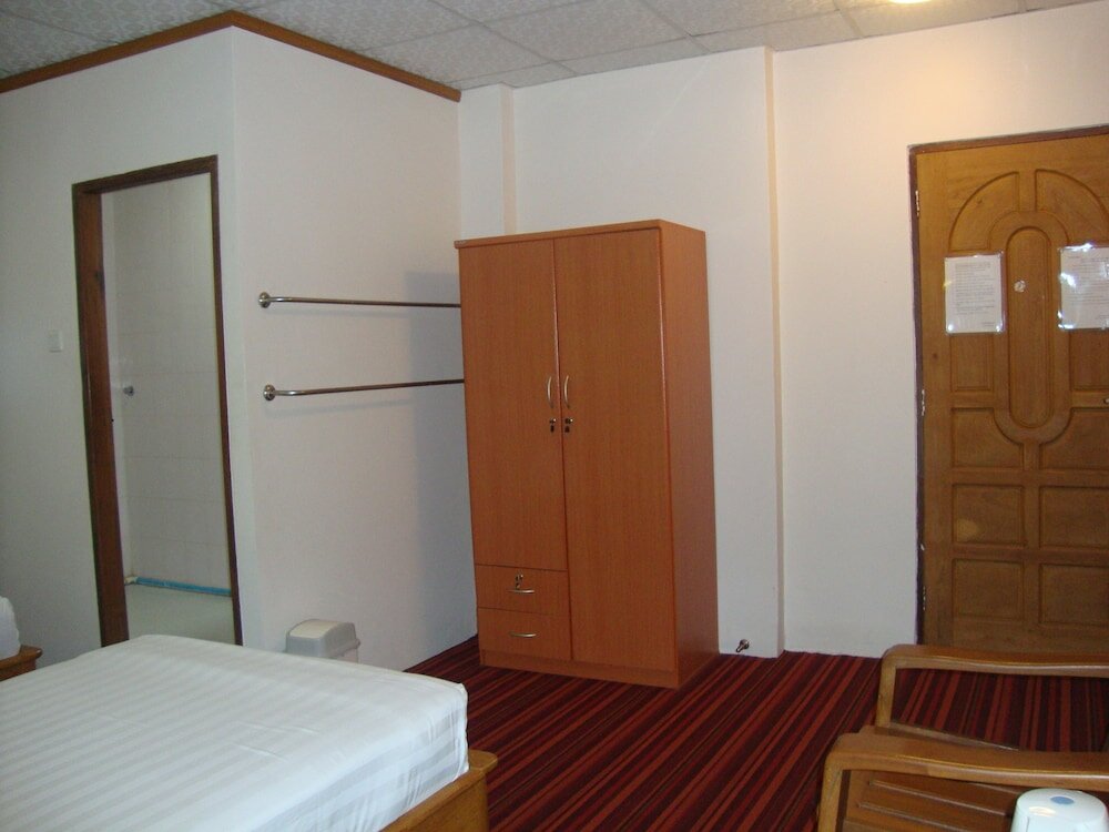 Фото Yangon Urban Hotel