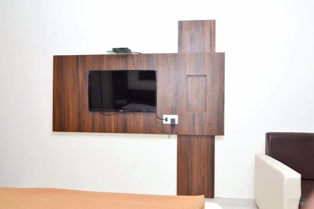 Фото The New Holiday Inn