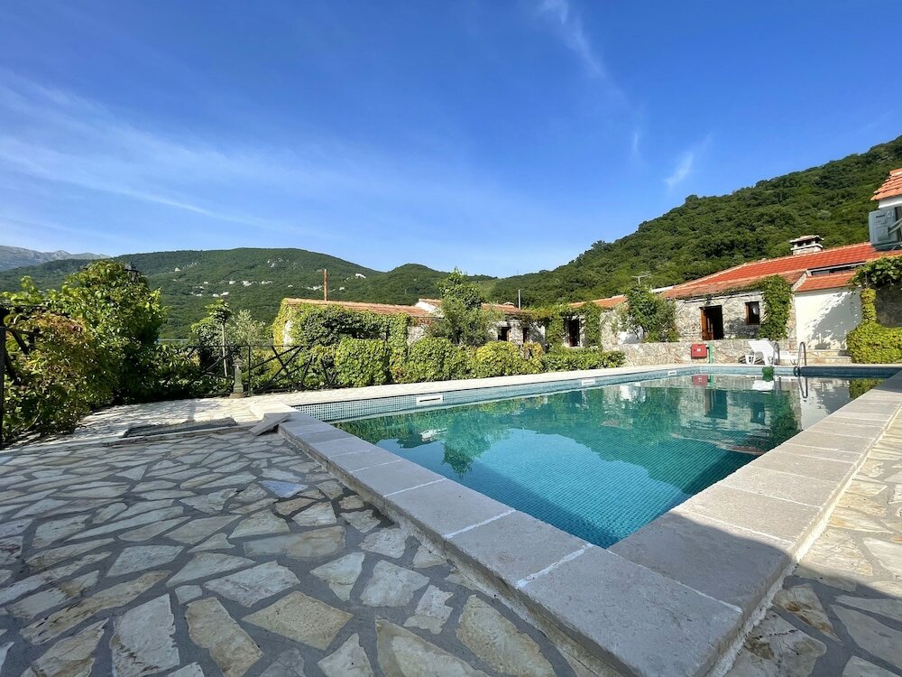 Фото Hotel Opera Jaz