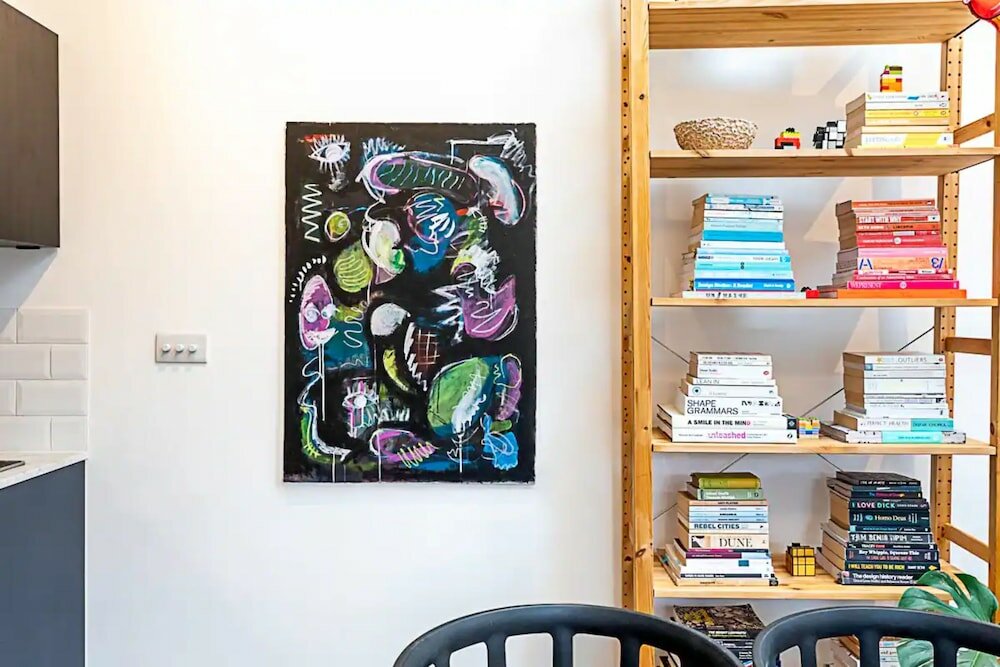 Фото Stylish and Spacious 1bd in Clapton