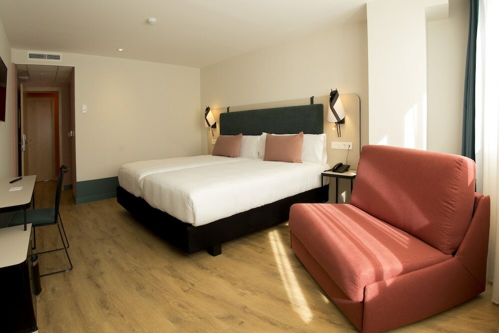 Фото Hotel Plaza de la Paz