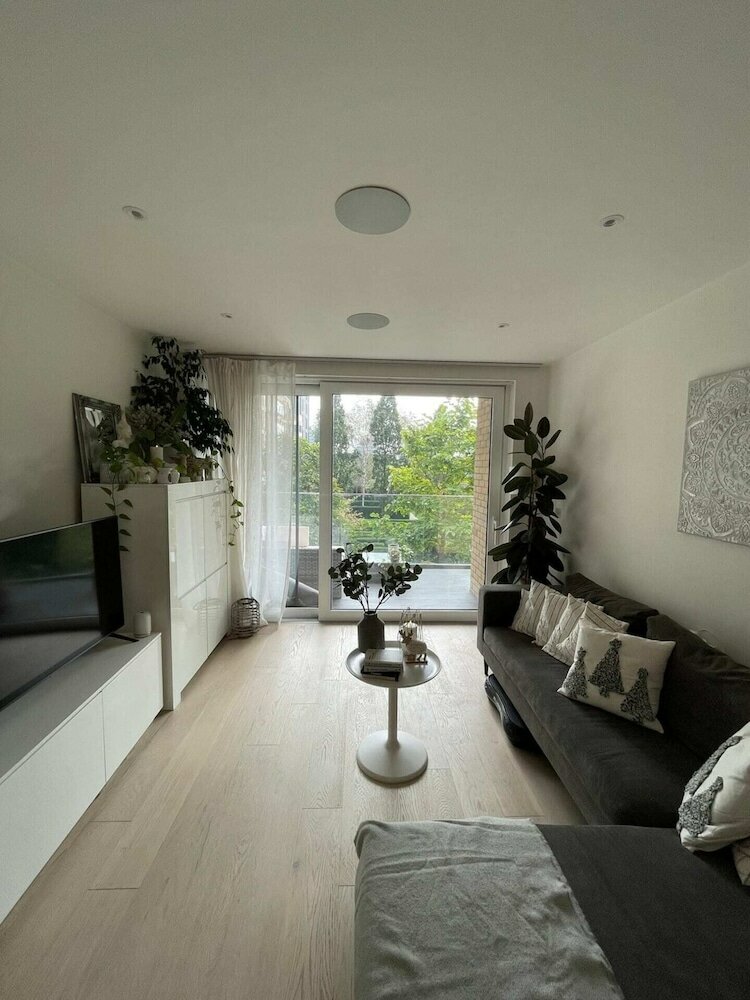 Фото Chic 1bd Flat by the River Thames - Fulham!