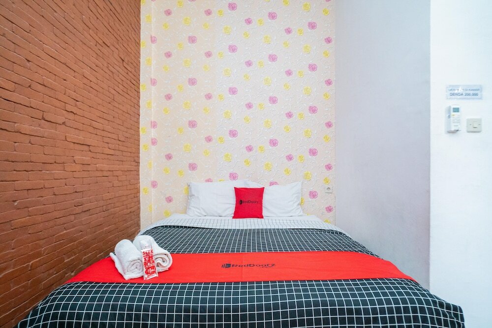 Фото RedDoorz Syariah @ Selomangleng Kediri