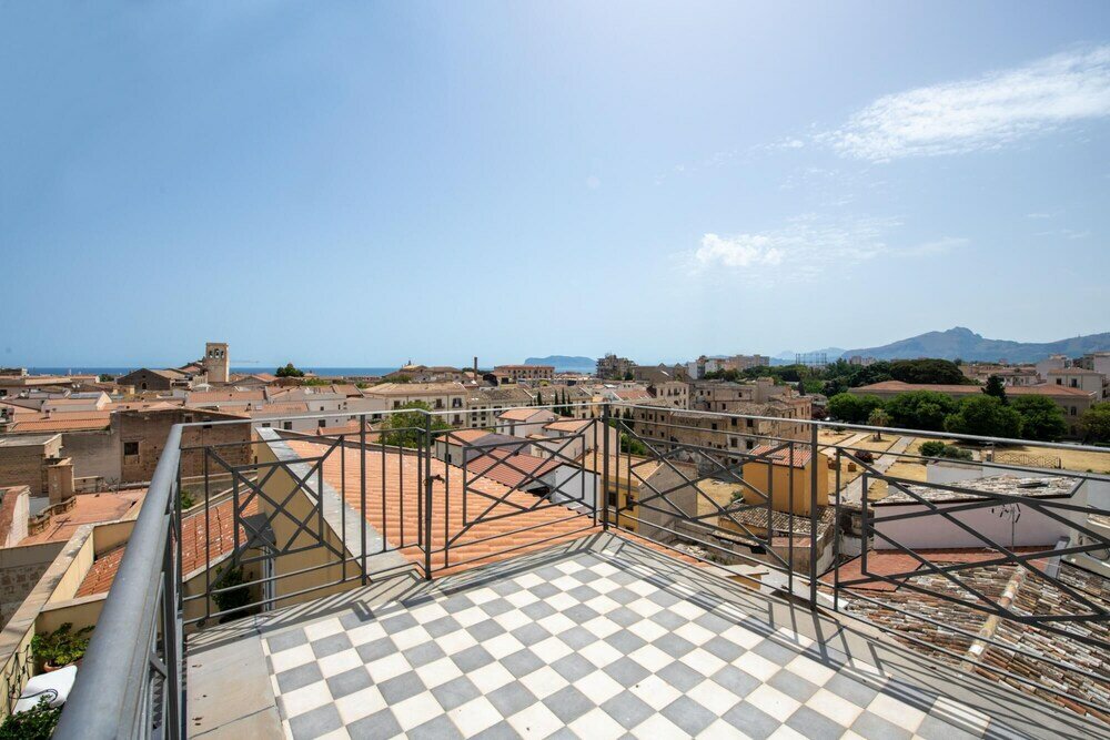 Фото Palazzo Castrofilippo Apartment by Wonderful Italy