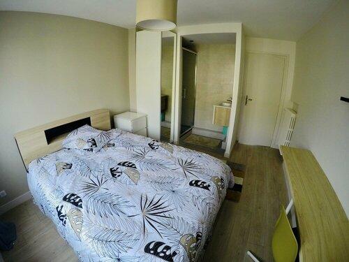 Гостиница Charming and Cosy rooms Nantes в Нанте