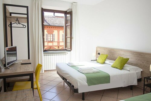 Гостиница Hotel Tornielli 9 в Новаре