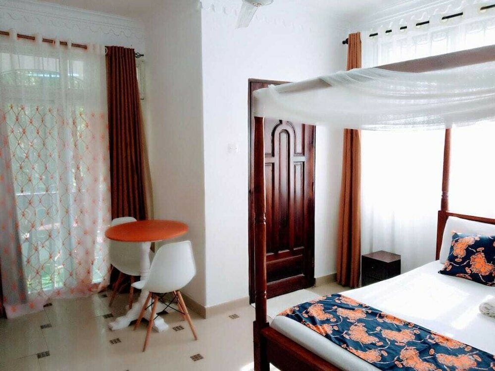 Фото Bustani Apartment