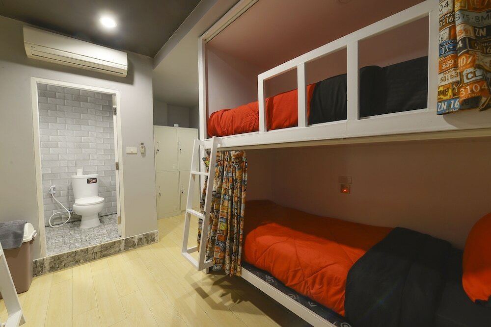 Фото Livit70's hotel & hostel