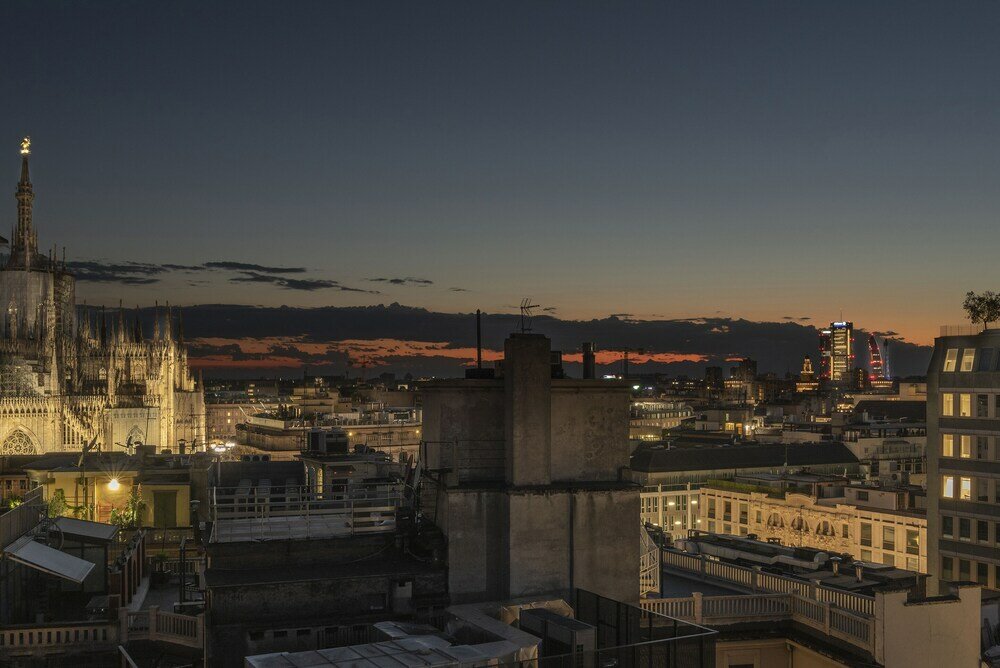 Фото Easyhomes - Central Tower