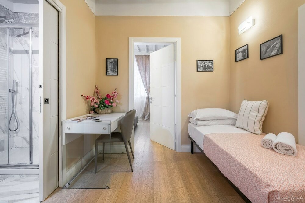 Фото Wine Apartments Florence Nebbiolo