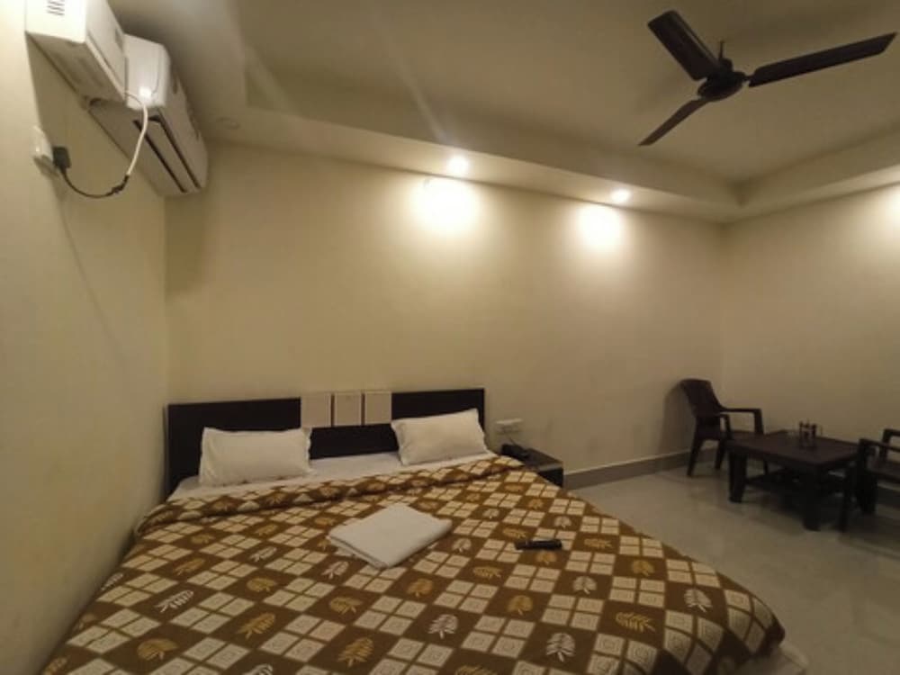 Фото Goroomgo Deepsuchi Grand Deoghar