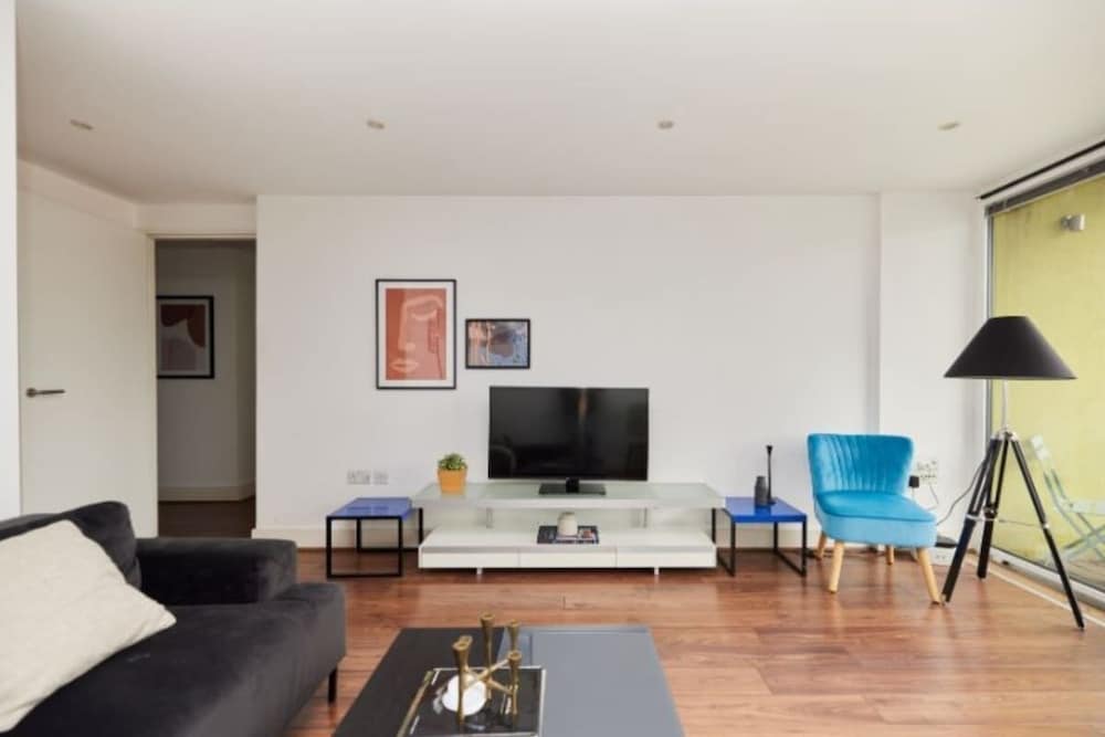 Фото The Graham Park Hideout - Breathtaking 2bdr Flat With Balcony