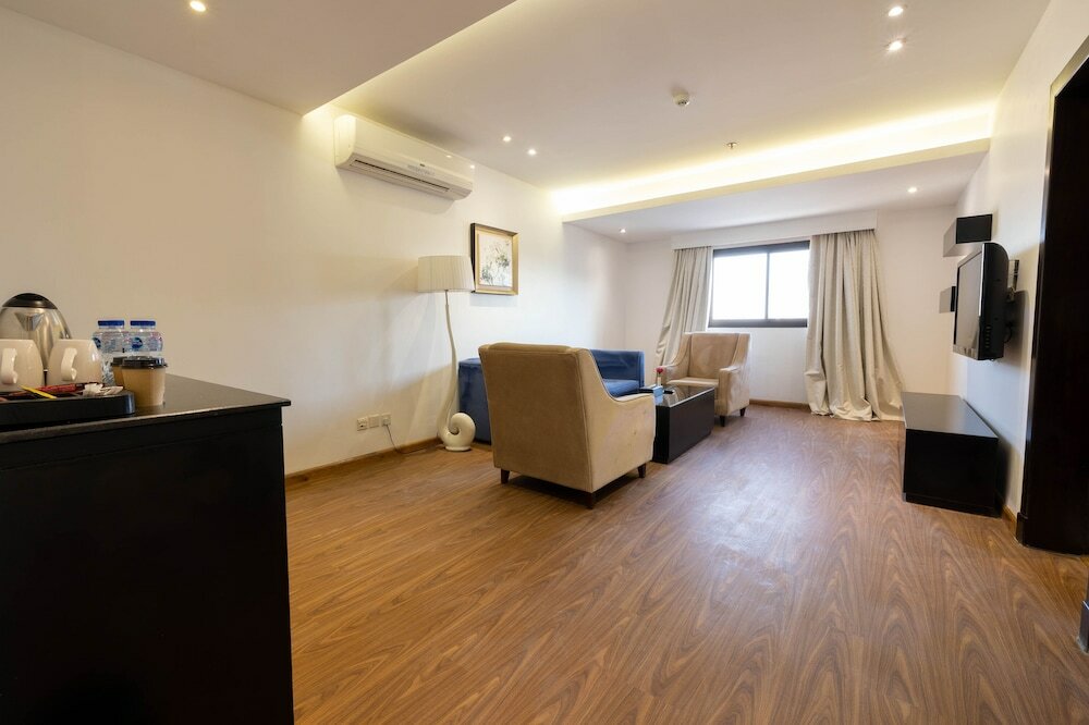 Фото Mira Business Hotel