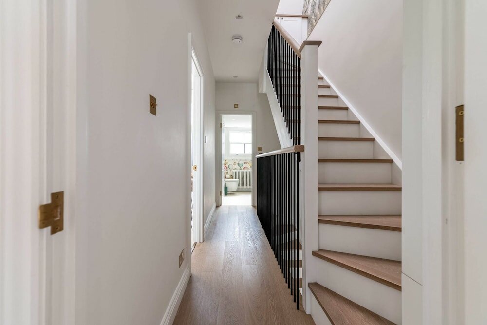 Фото Impressive and Gorgeous Kensington Family Home