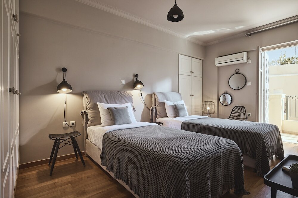 Фото Plaka's Villa with Breathtaking Acropolis View