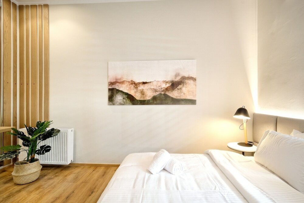 Фото The Flirty Athens