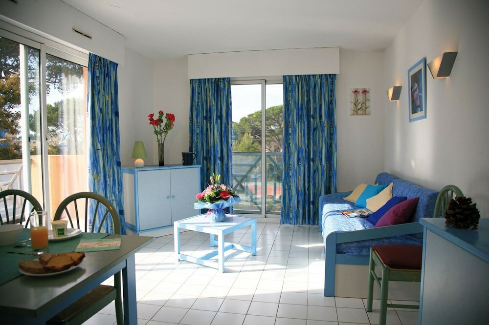 Фото Résidence Lagrange Vacances Le Domaine des Grands Pins