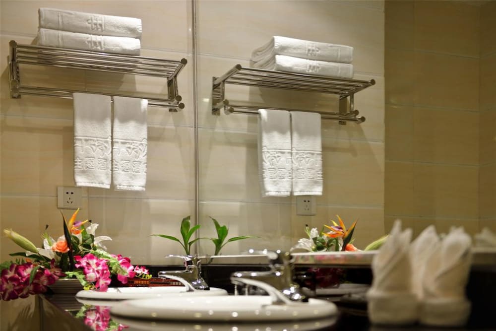 Фото Ramada Encore DaochengYading