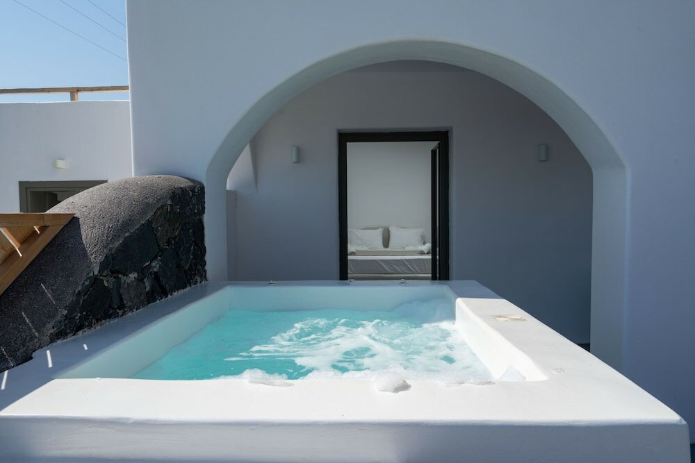 Фото Amethyst Luxury Suites