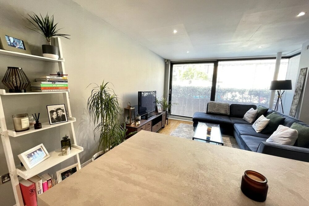 Фото Pristine 1bedroom Flat W/private Patio - Stockwell!